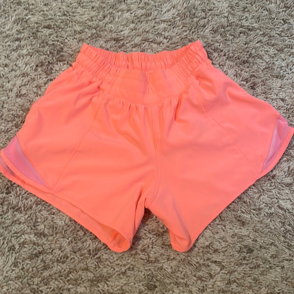 Lululemon Hotty hot low rise 4" inseam